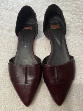 Bata Classic Deep Burgundy Leather Pointed Toe Flat – Size 6
